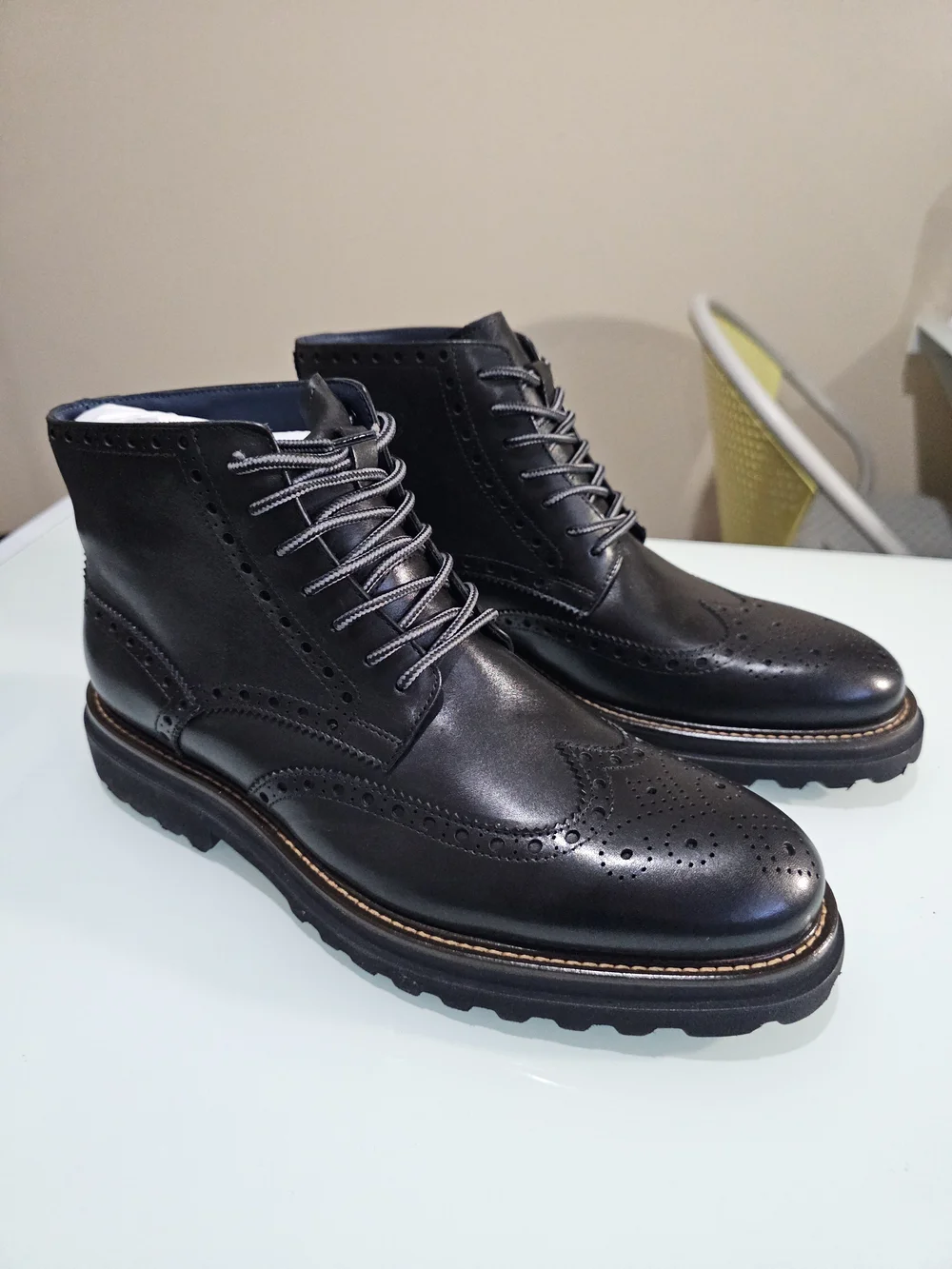 NWT Men's Steve Madden Koda Black Leather Wingtip Lace-Up Boots 9